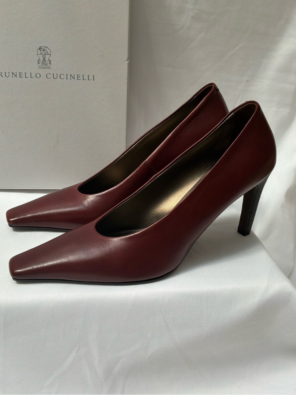 Brunello Cucinelli Burgundy Leather Pump with Curved Monilli Heel NWT IT39
